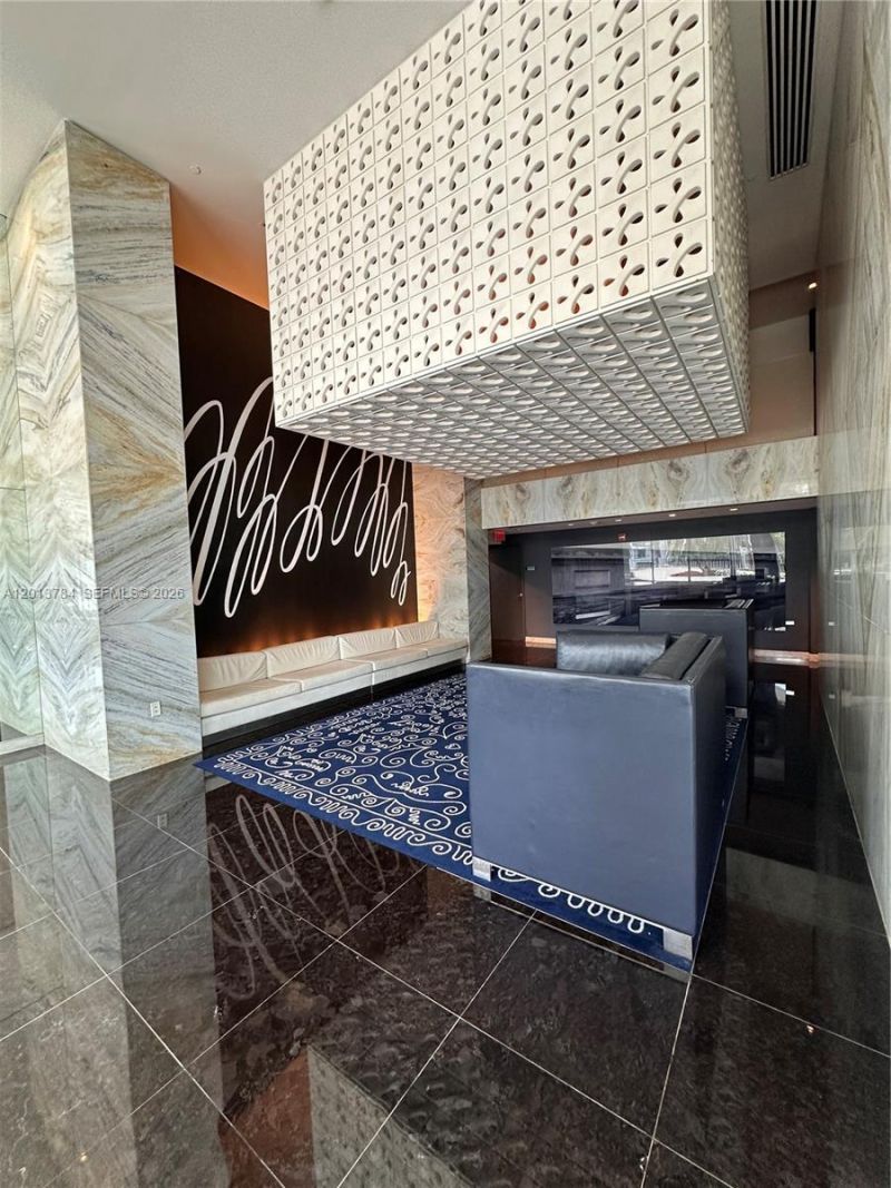 325 S Biscayne Blvd, Unit 2215, Miami, FL 33131 Photo