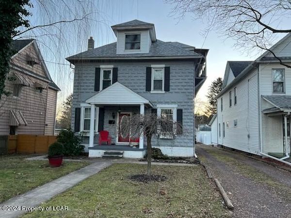 292 W 8th Street, West Wyoming, PA 18644