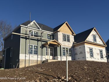 1203 Woodberry Drive, Mountain Top, PA 18707
