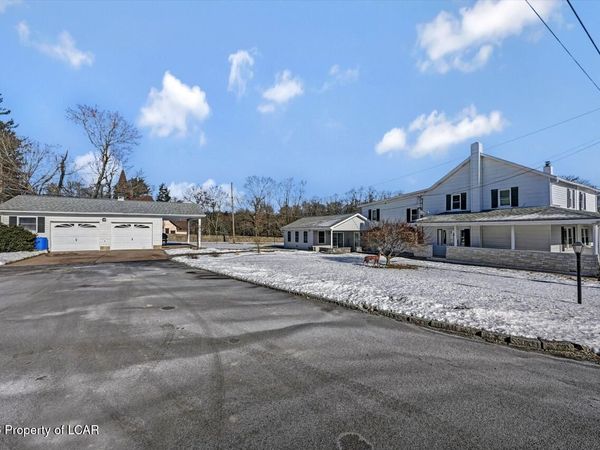 305 Sophia Coxe Drive, Freeland, PA 18224
