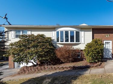 1 Sycamore Road, Mountain Top, PA 18707