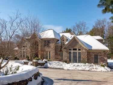 1095 Timber Grove Road, Shavertown, PA 18708
