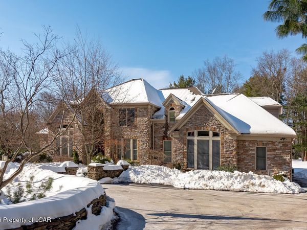 1095 Timber Grove Road, Shavertown, PA 18708