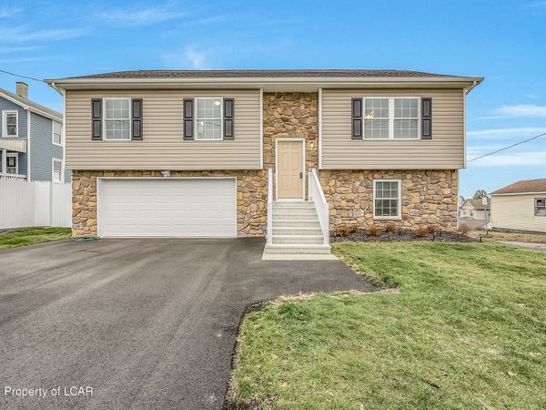 43 Hill Street, West Wyoming, PA 18644