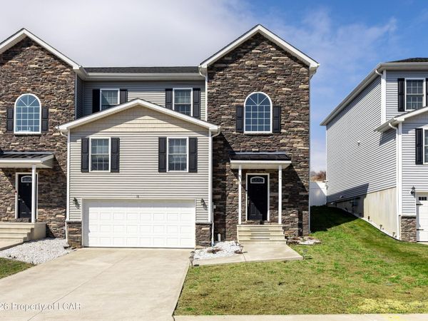 18 Maria Drive, Hanover Township, PA 18706