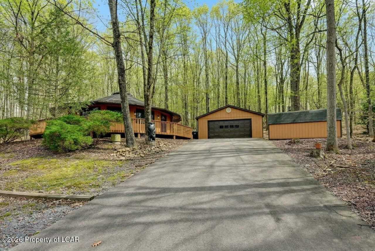 209 Bear Run Drive, Beech Mountain Lakes, PA 18222 Main Photo