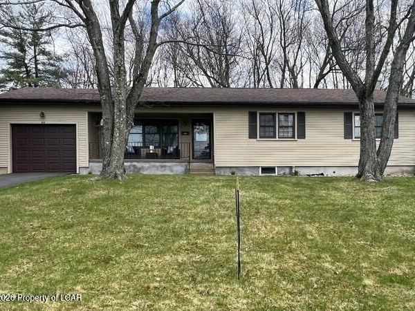 212 Grayson Drive, Clarks Green, PA 18411