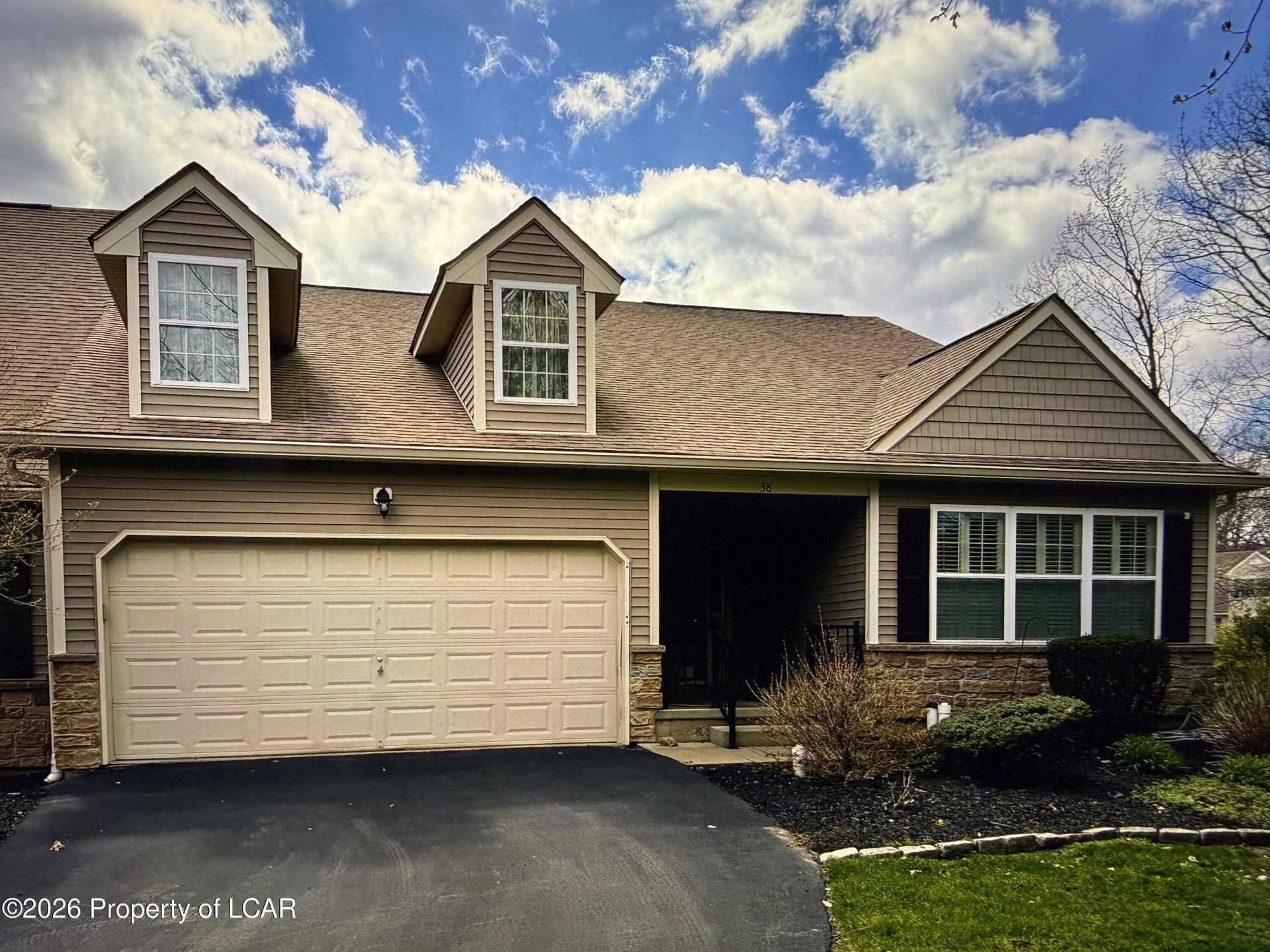 38 Flanders Drive, Drums, PA 18222 Main Photo
