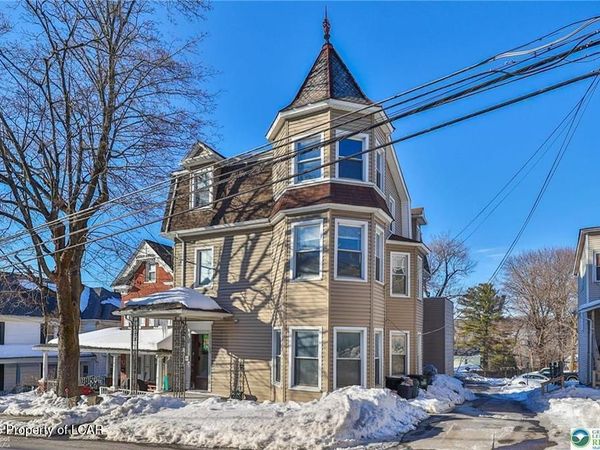 38 W Central Avenue, Bangor, PA 18013