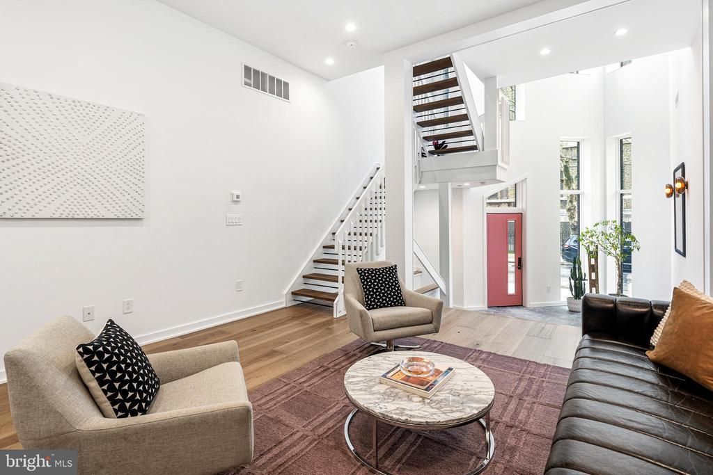 629 E Thompson Street, Philadelphia, PA 19125 Main Photo