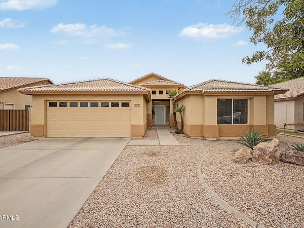 8401 W LAUREL Lane, Peoria, AZ 85345