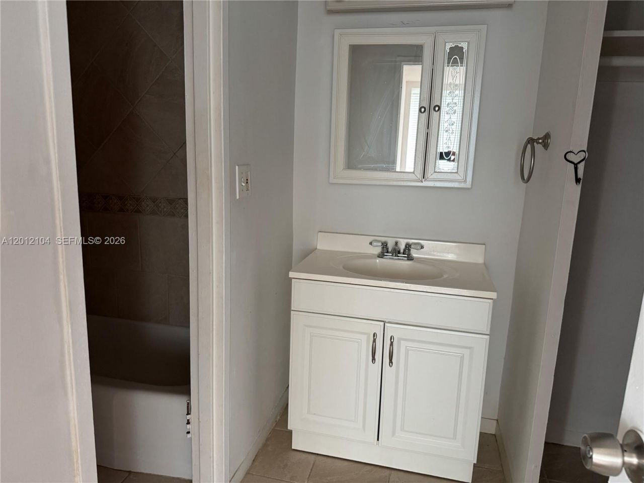 7545 E Treasure Dr, Unit 5G, North Bay Village, FL 33141 Photo