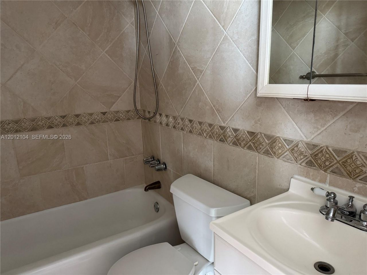 7545 E Treasure Dr, Unit 5G, North Bay Village, FL 33141 Photo