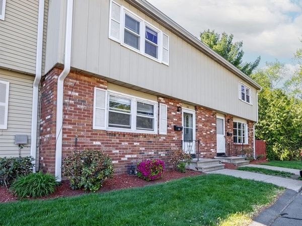 32 Yorktown Ct, Unit 32, Chicopee, MA 01020