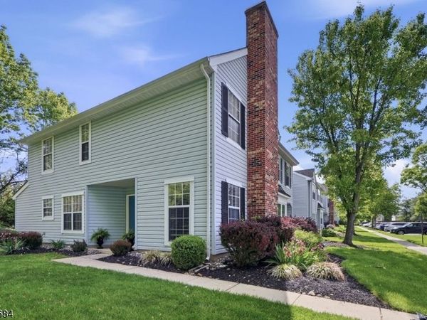601 Lindsley Ct, Burlington, NJ 08016