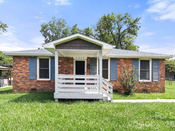 3829 Stonehaven Drive, Charlotte, NC 28215