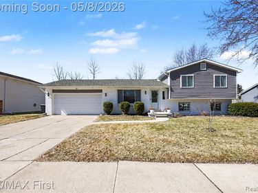690 Montana Street, Marysville, MI 48040