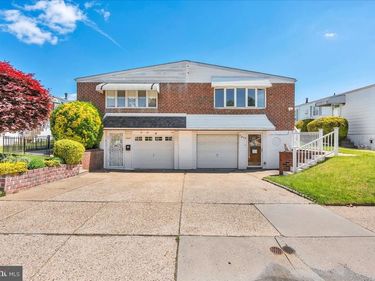 9825 CLARK STREET, PHILADELPHIA, PA 19115