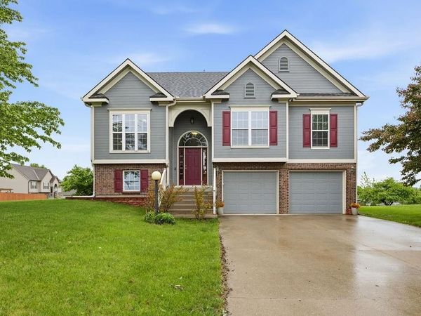 502 Alexandria Court, Gower, MO 64454