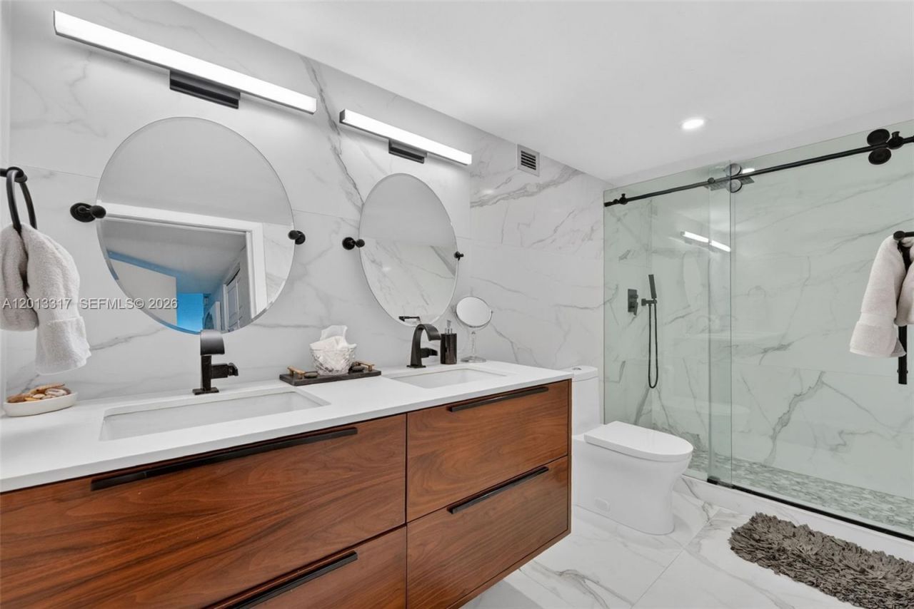 1880 S Ocean Dr, Unit 705, Hallandale Beach, FL 33009 Photo