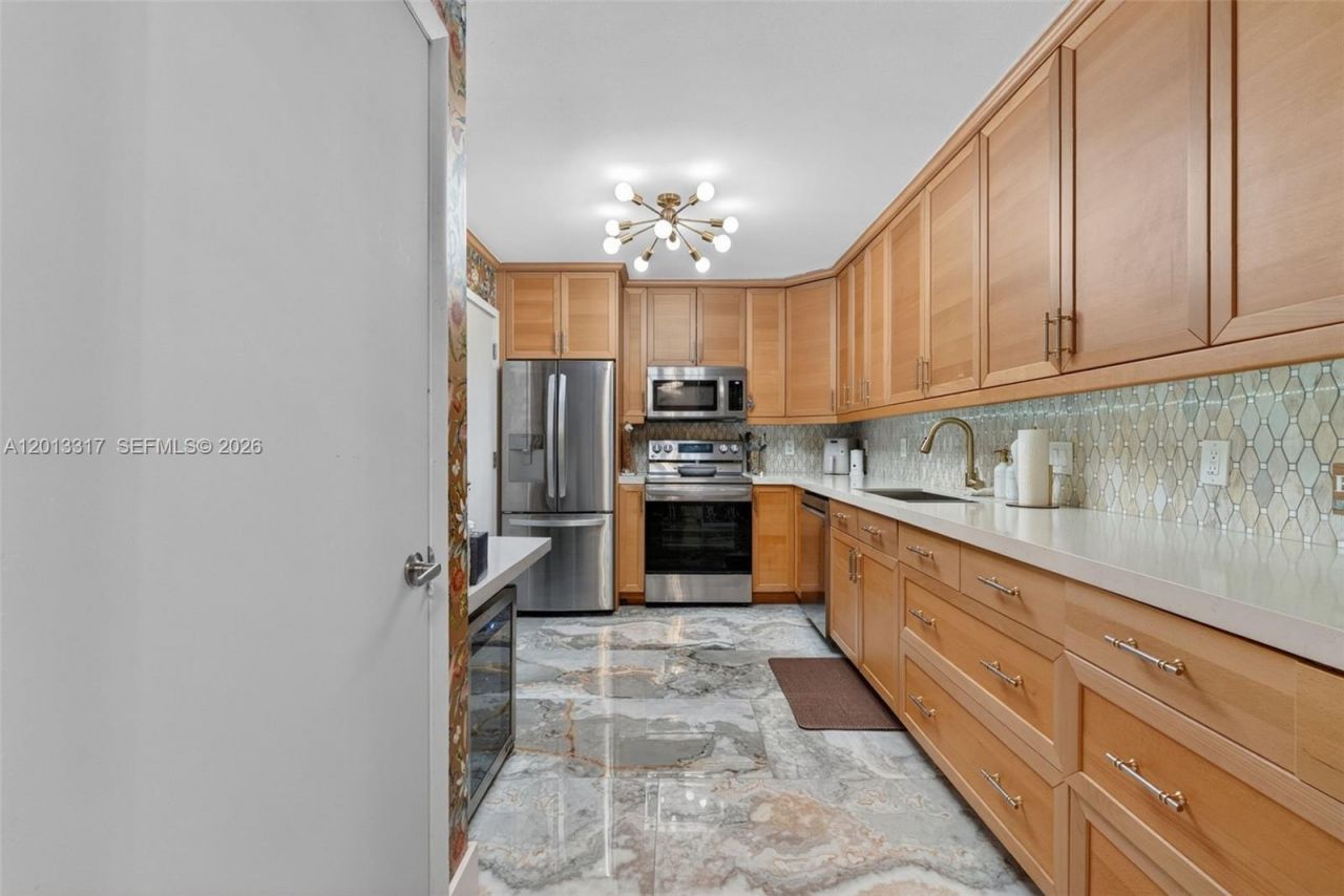 1880 S Ocean Dr, Unit 705, Hallandale Beach, FL 33009 Photo