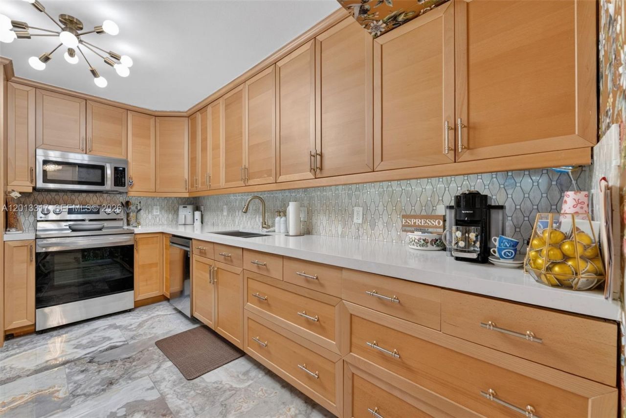 1880 S Ocean Dr, Unit 705, Hallandale Beach, FL 33009 Photo