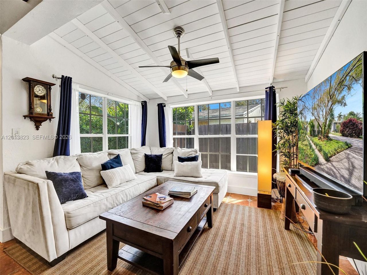 918 NE 4th Court , Hallandale Beach, FL 33009 Photo
