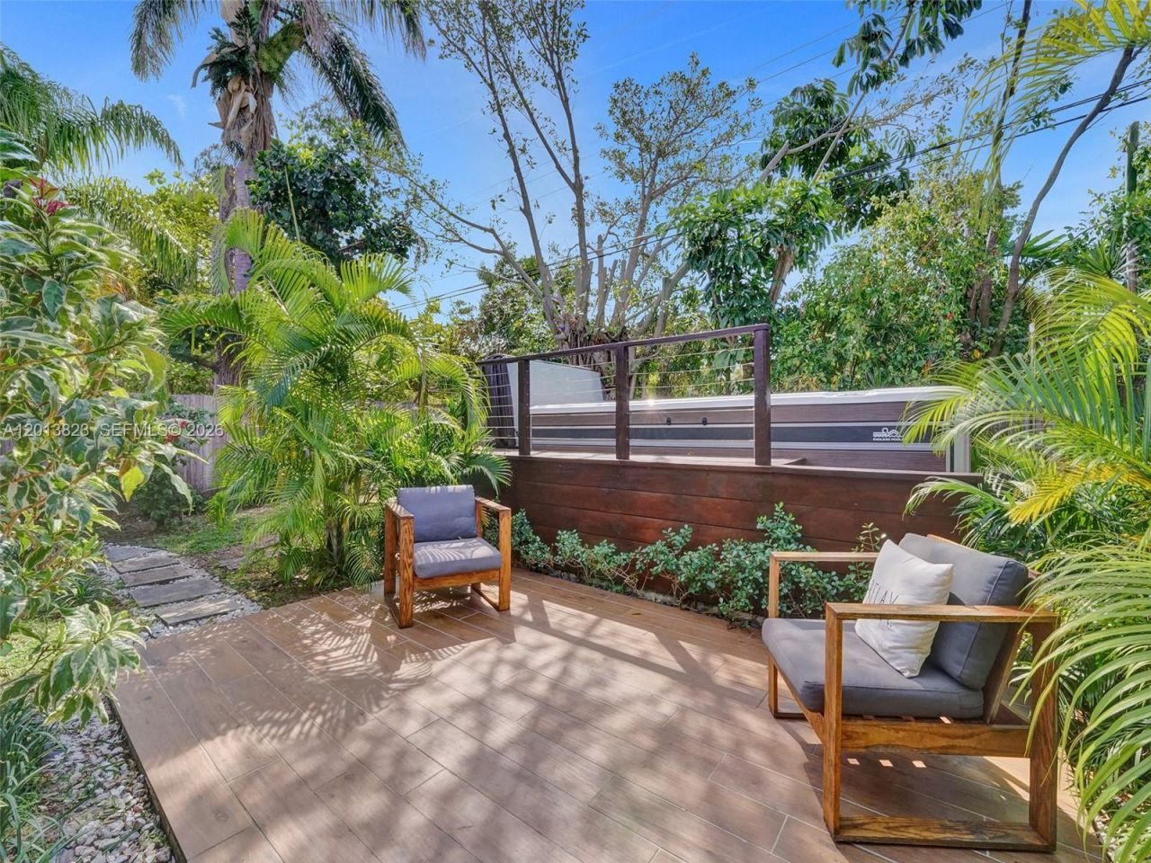 918 NE 4th Court , Hallandale Beach, FL 33009 Photo