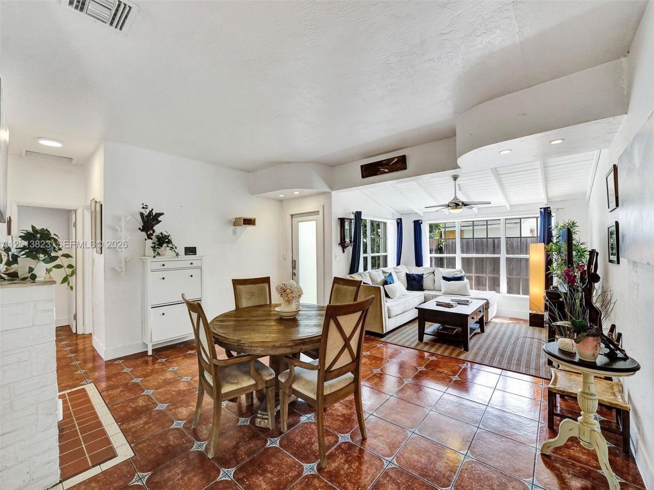918 NE 4th Court , Hallandale Beach, FL 33009 Photo