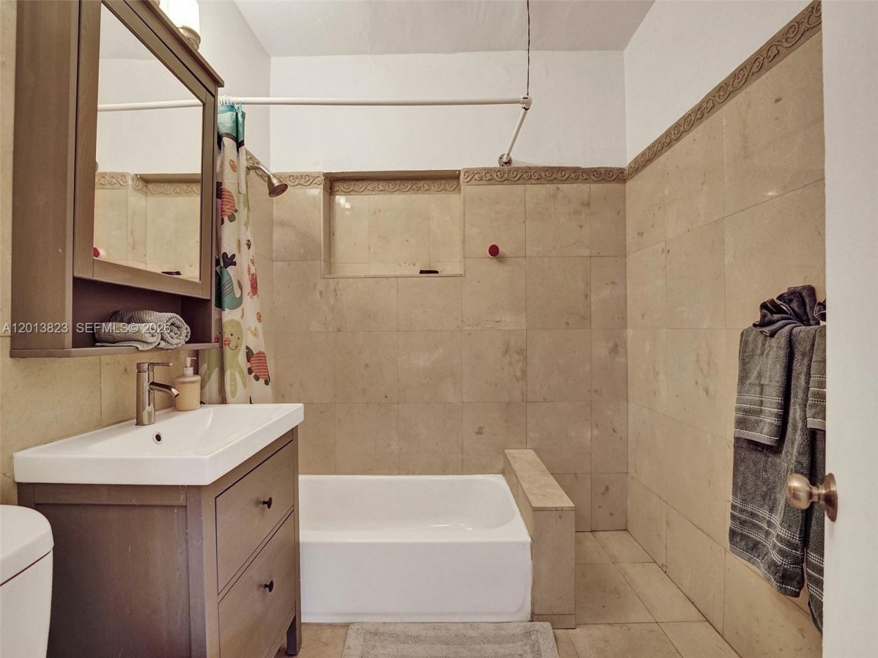 918 NE 4th Court , Hallandale Beach, FL 33009 Photo