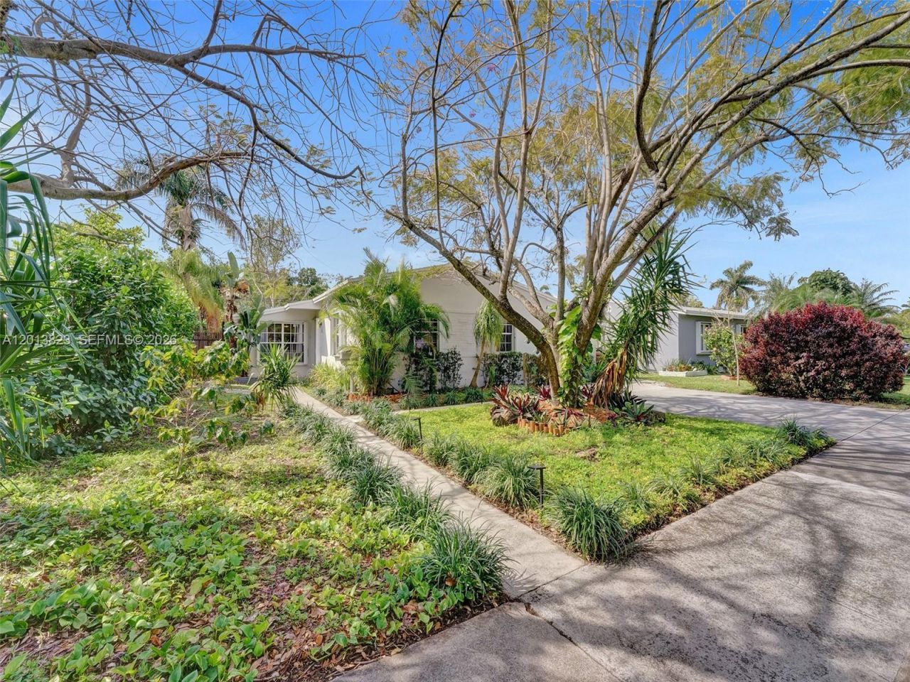 918 NE 4th Court , Hallandale Beach, FL 33009 Photo