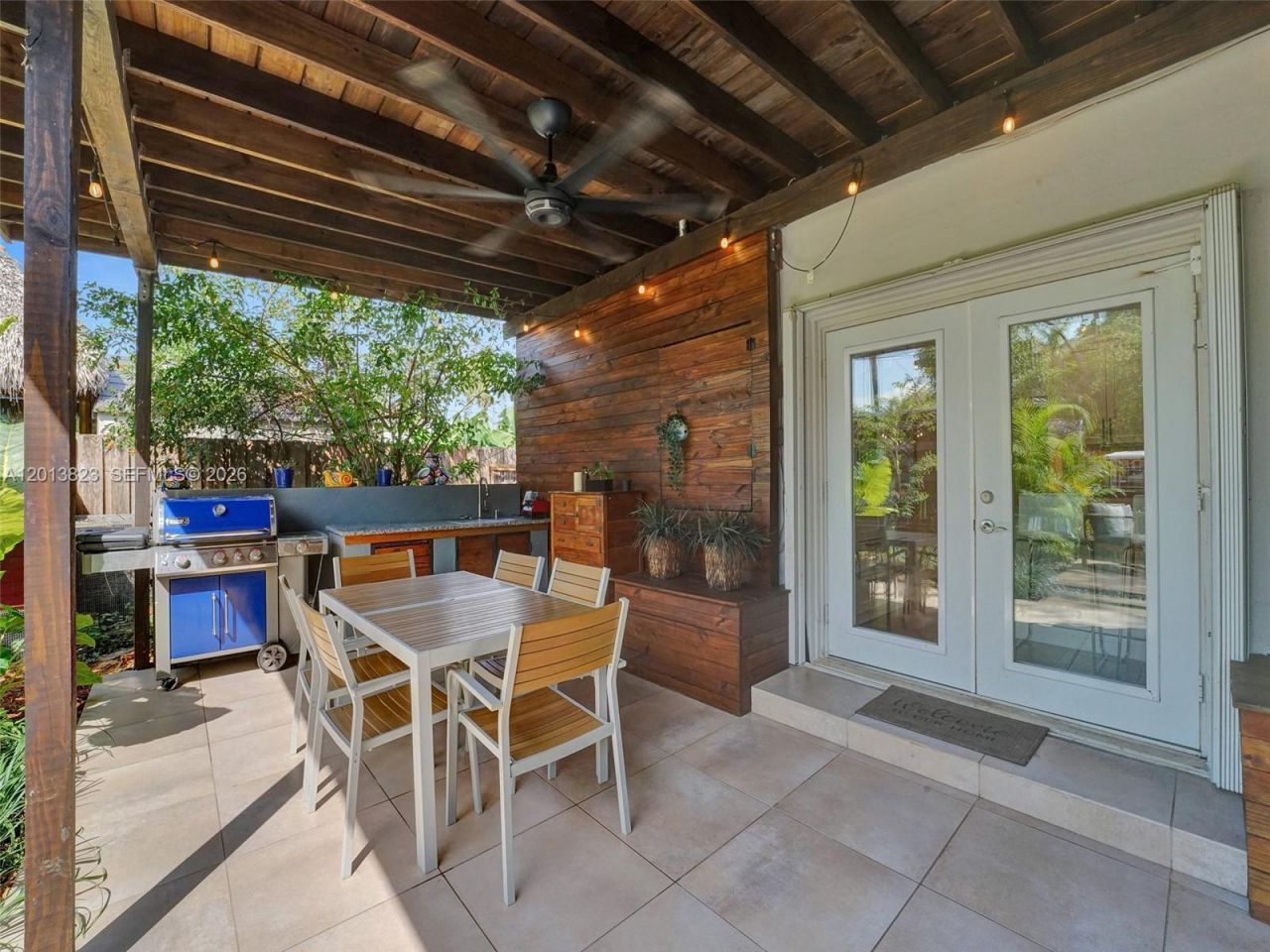 918 NE 4th Court , Hallandale Beach, FL 33009 Photo