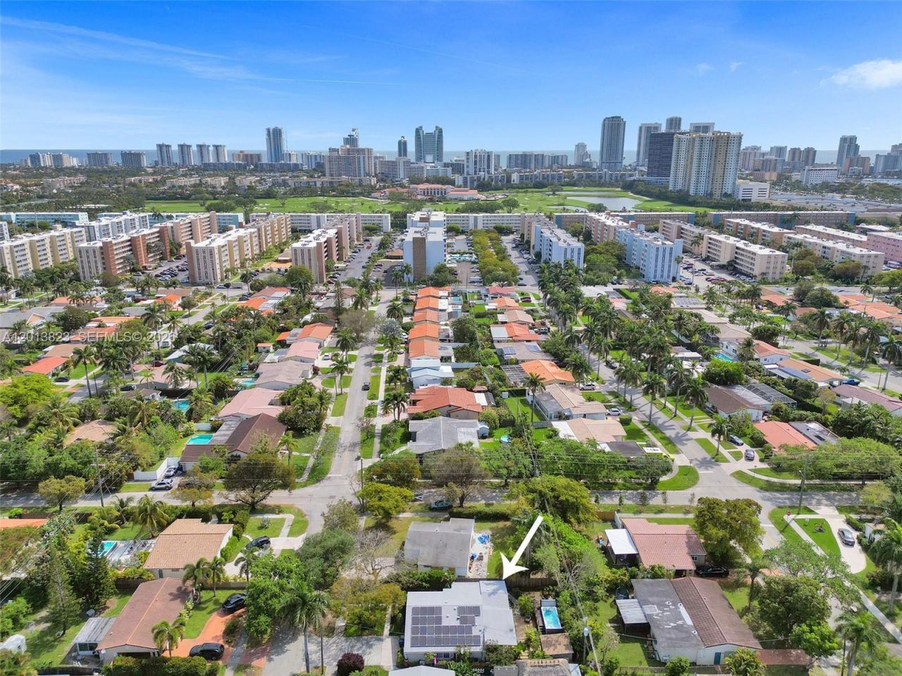 918 NE 4th Court , Hallandale Beach, FL 33009 Photo