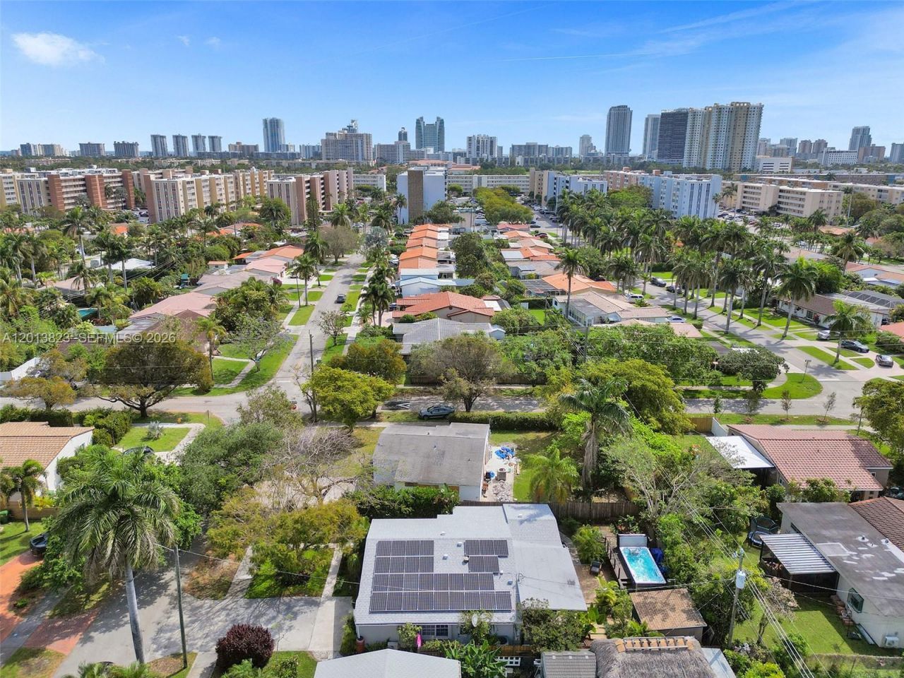 918 NE 4th Court , Hallandale Beach, FL 33009 Photo