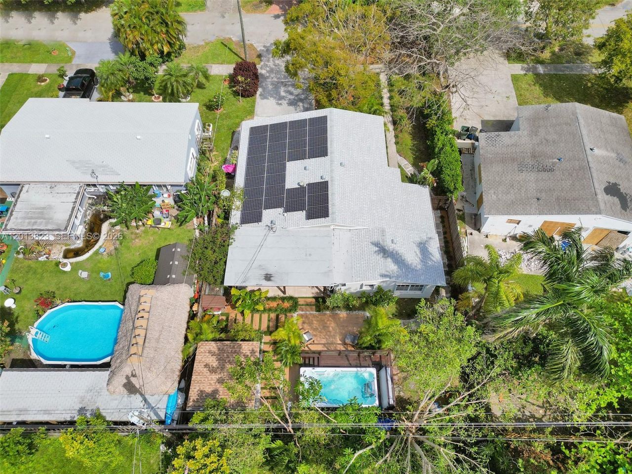 918 NE 4th Court , Hallandale Beach, FL 33009 Photo