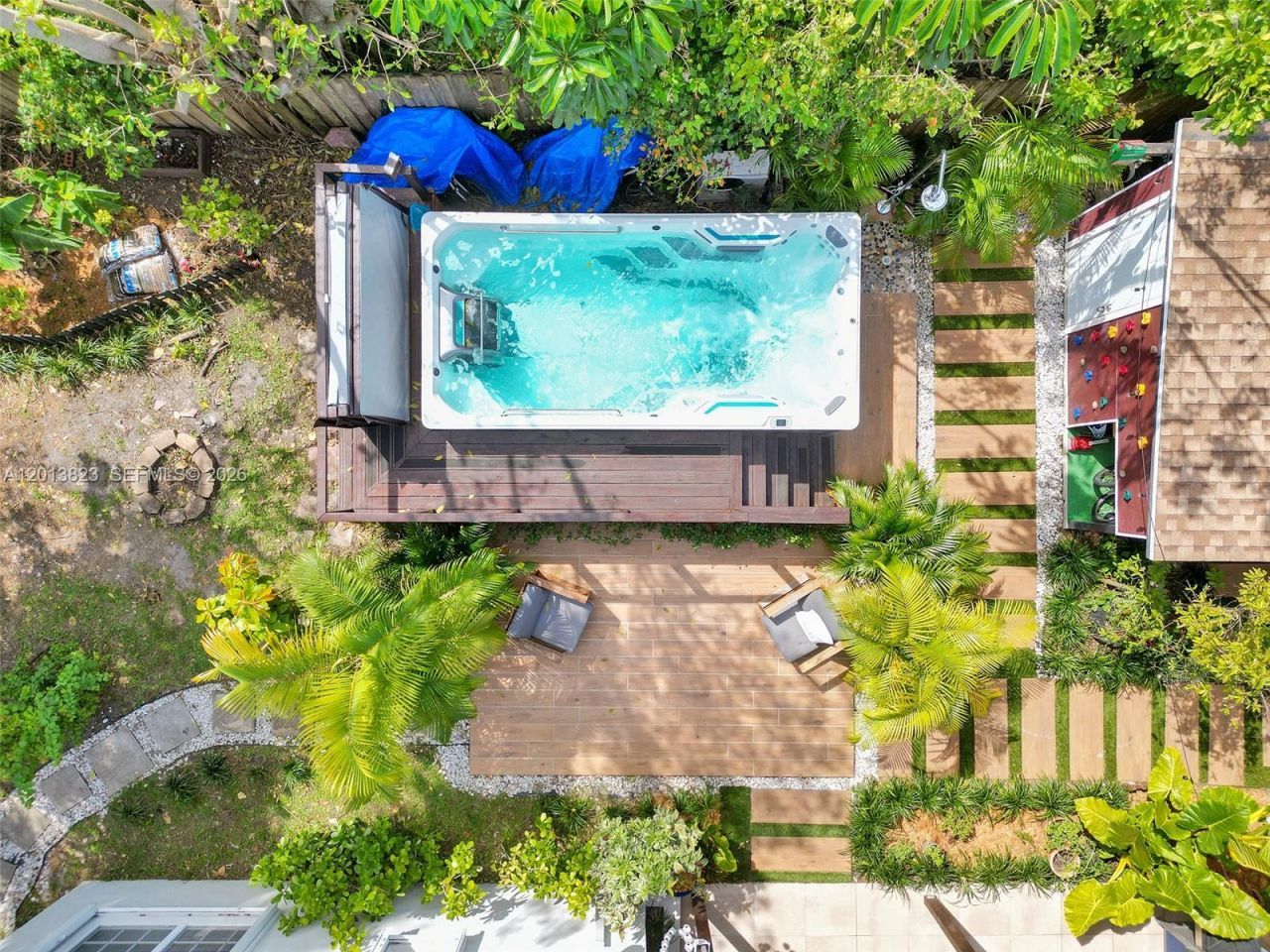 918 NE 4th Court , Hallandale Beach, FL 33009 Photo