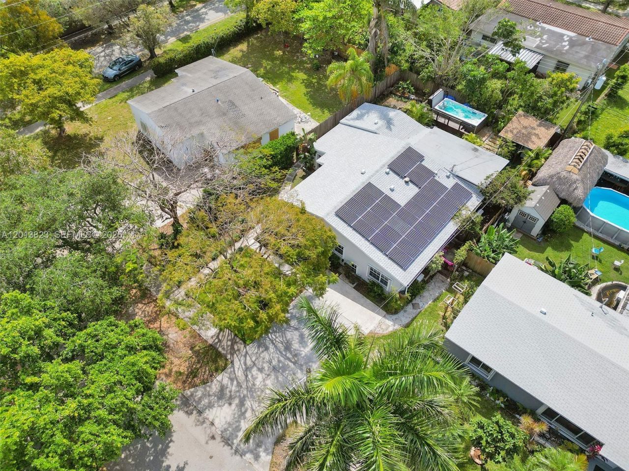 918 NE 4th Court , Hallandale Beach, FL 33009 Photo