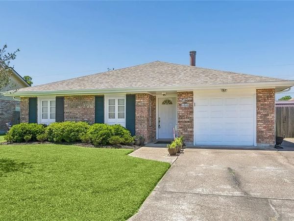 131 DUNLEITH Drive, Destrehan, LA 70047
