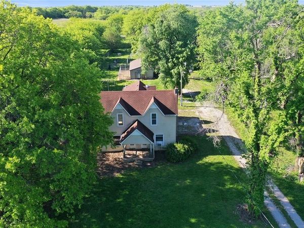 6900 Smith Drive, Hamilton, MO 64644