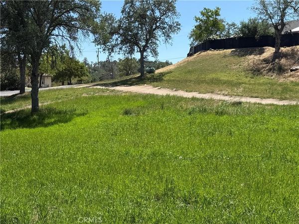 958 N Kings Canyon Court, Coarsegold, CA 93614