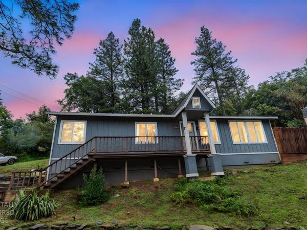 17721 Ridge Rd, Pine Grove, CA 95665