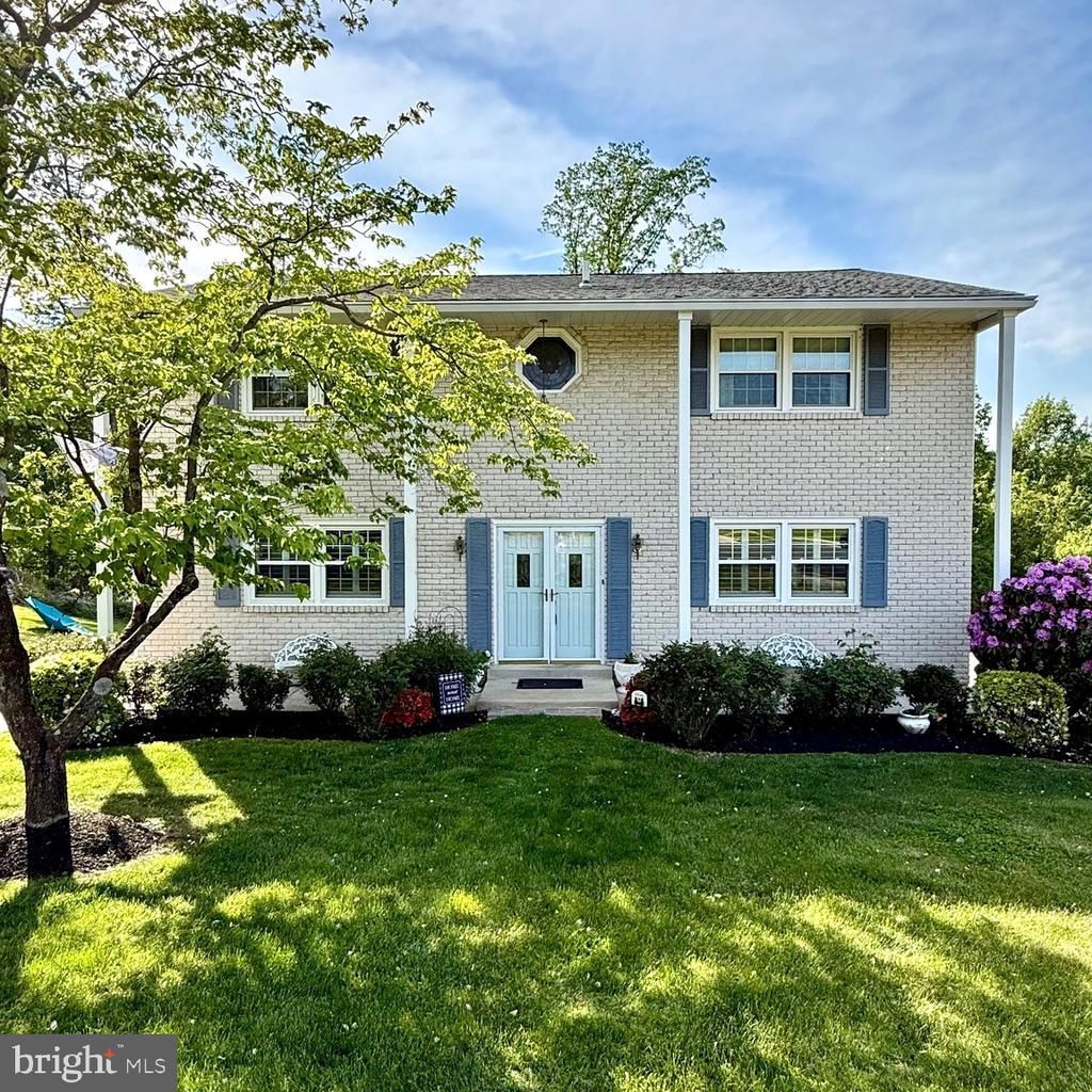 1525 CAROLINE DRIVE , ASTON, PA 19014