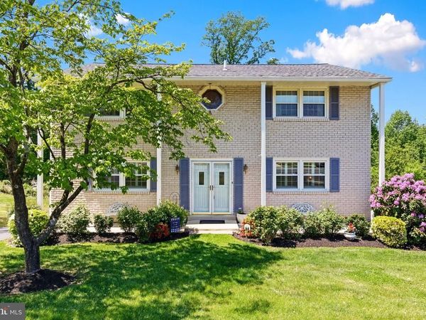 1525 CAROLINE DRIVE, ASTON, PA 19014