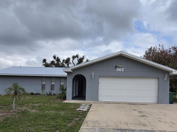 362 SE Thornhill Drive, Port St. Lucie, FL 34983