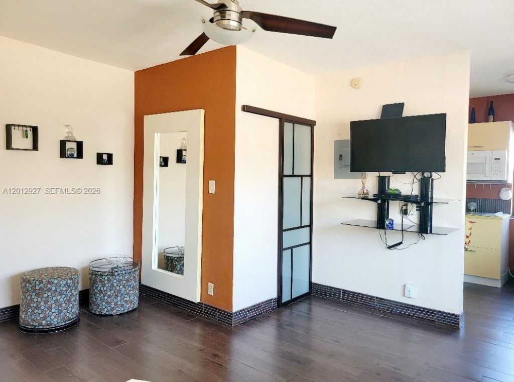 322 Harding St , Unit B101, Hollywood, FL 33019 Photo