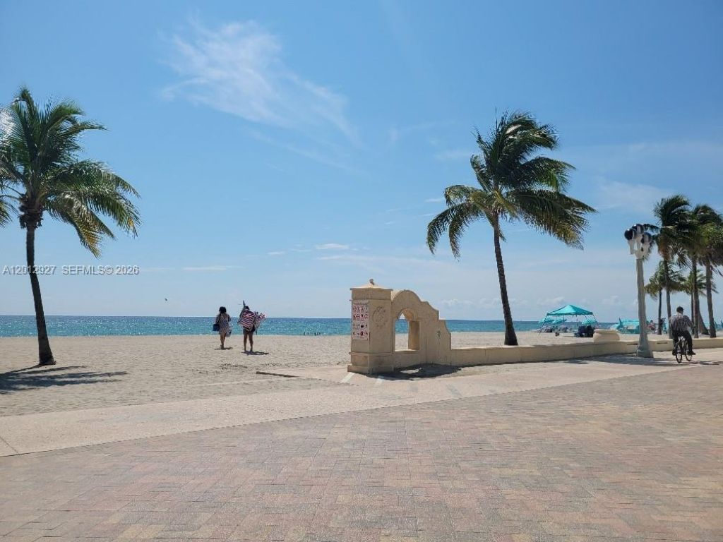 322 Harding St , Unit B101, Hollywood, FL 33019 Photo