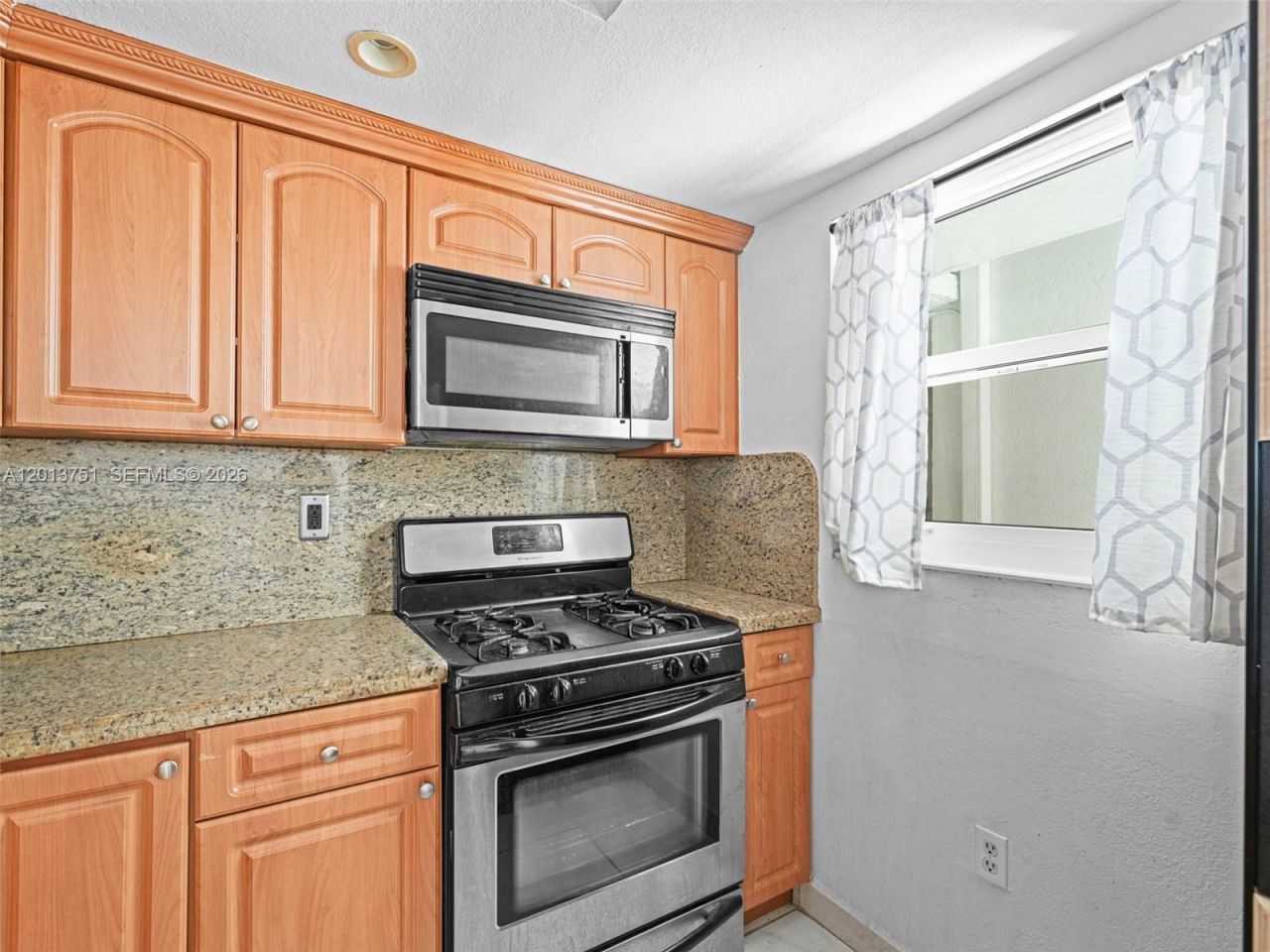 720 Collins Ave, Unit 204, Miami Beach, FL 33139 Photo