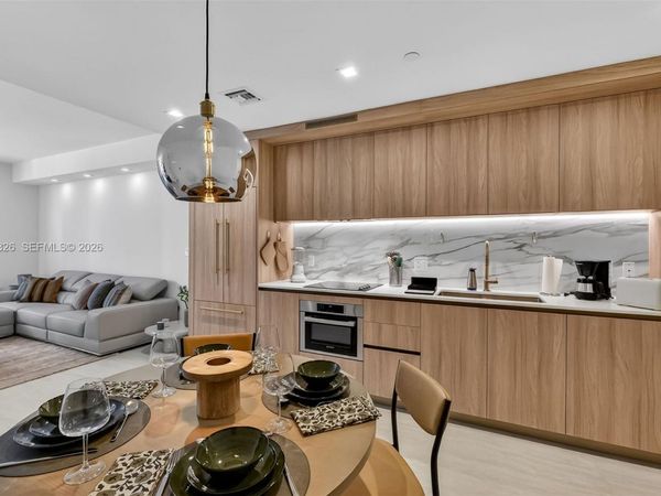 77 SE 5th st, Unit 1908, Miami, FL 33150
