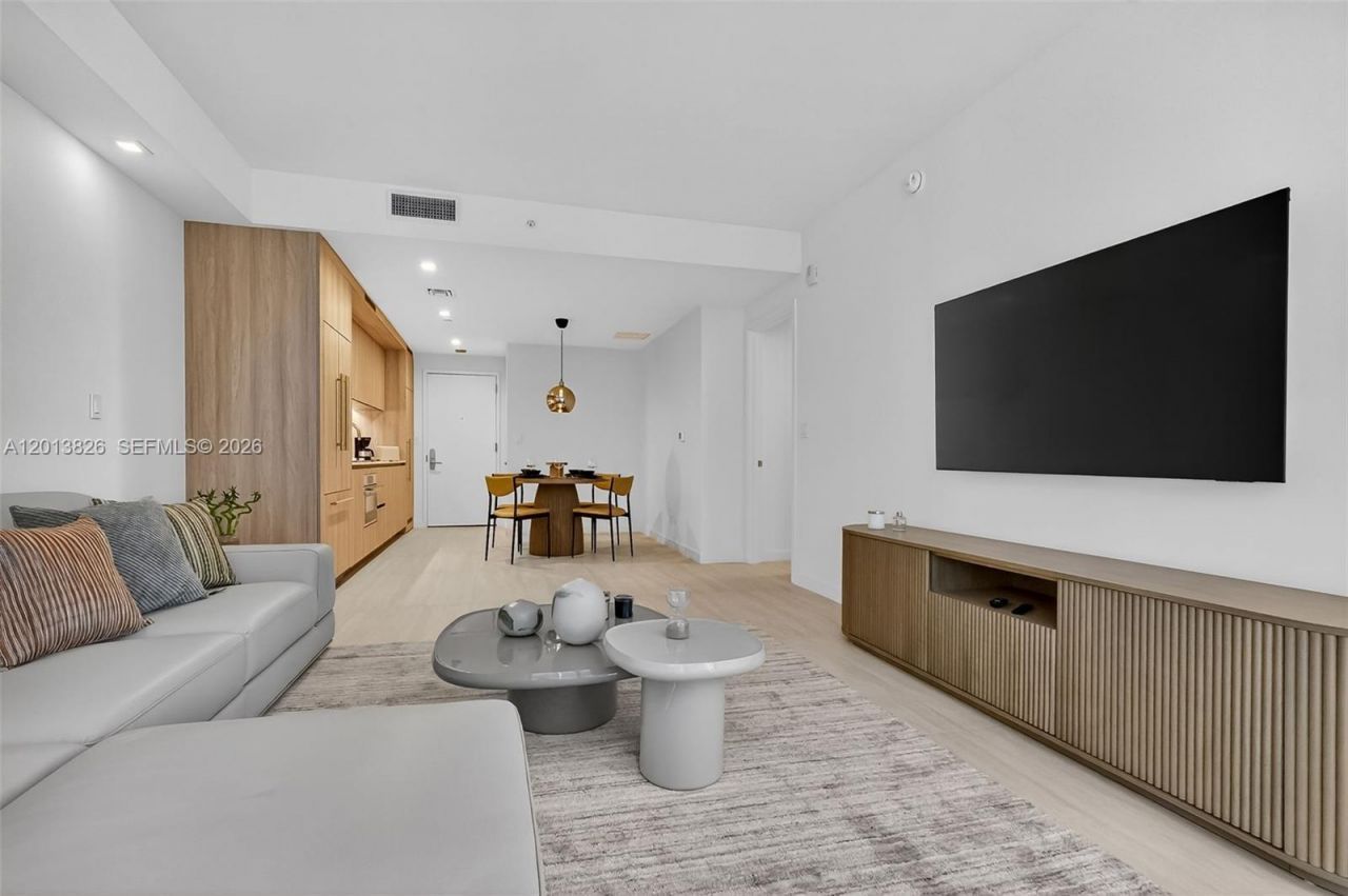 77 SE 5th Street, Unit 1908, Miami, FL 33131 Photo