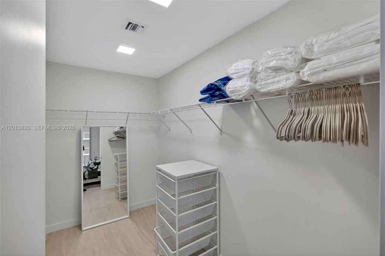 77 SE 5th Street, Unit 1908, Miami, FL 33131 Photo